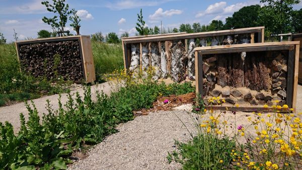 verschiedene Arten von Insektenhotels