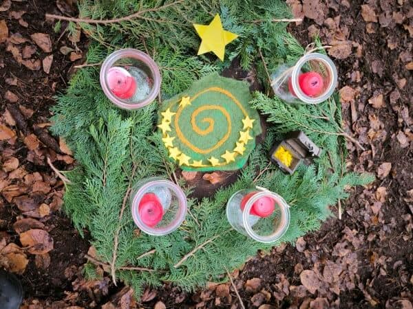 Adventskranz im Wald